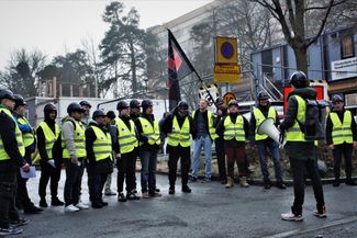 Builders in Solidarity members blockade a worksite