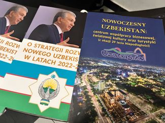 Polish-language pamphlets about Uzbekistan on display at Mumtaz