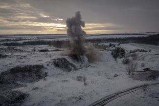 Контролируемый взрыв на заминированной территории