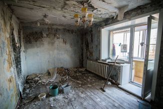 Lyubov Suslova’s apartment. To the right, the balcony, where she lives during the warmer seasons.