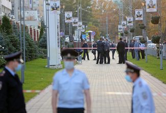 Cordon at the Ministry of Internal Affairs building, where Irina Slavina committed the act of self-immolation on October 2, 2020.