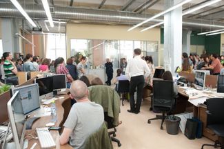 Kudryavtsev addresses the ‘Vedomosti’ newsroom on May 15, 2015