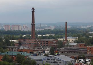 Вид на поврежденные здания на месте взрыва в Сергиевом Посаде