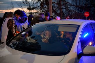 Volunteers in Siret feed people crossing the Romanian-Ukrainian border. February 25, 2022.