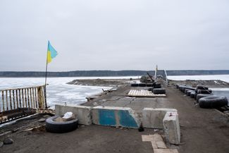 Мост через реку Северский Донец в Старом Салтове, разрушенный во время боевых действий