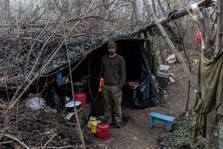 Замаскированные позиции ВСУ в лесополосе на фронте под Бахмутом