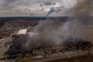 Irpen, a city in the Kyiv region, on fire after being bombed