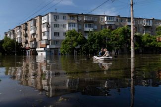 Вид на одну из затопленных улиц Херсона