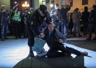 Protesters being arrested in Moscow. September 21.