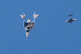 Ракетоплан VSS Unity садится в космопорту «Америка» в Нью-Мексико. 11 июля 2021 года