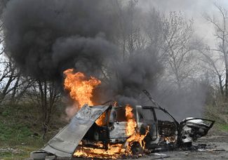 Горящий автомобиль в Часовом Яре