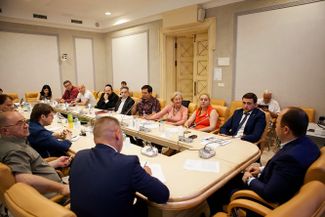 A Moscow ONK meeting in the Civic Chamber