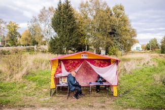 Voting off-site in the town of Rogachevo, outside Moscow 