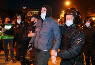 Estimates of the number of protesters at the rally in Yekaterinburg range from 5,000 to 13,000 people