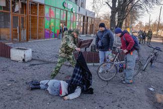 Тело жительницы Волновахи, погибшей во время обстрела города