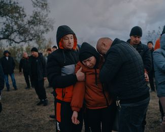 Родственники семьи Пантелеевых оплакивают погибших