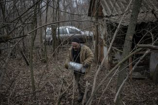 Доставка боеприпасов на позиции танкового батальона 59-й механизированной бригады под Авдеевкой