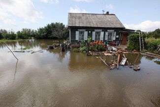 Bolshoy Ussuriysky Island during flooding, August 2013