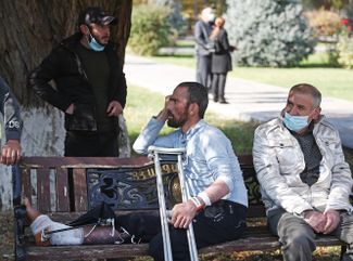 Protesters outside Armenia’s House of Government who oppose the truce with Azerbaijan