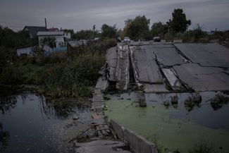 Временный деревянный мост через реку Стрижень